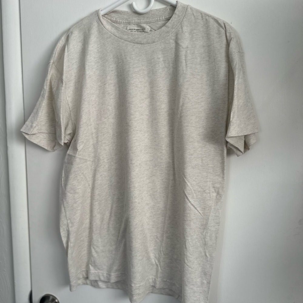 Abercrombie & Fitch Gray Short Sleeve Tee